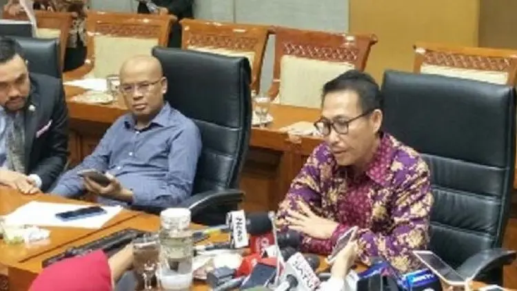 Komisi lll Kunjungi Calon Kapolri Idham Azis