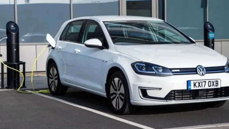 VW Kirim Mobil Listrik eGolf Hingga ke Rwanda