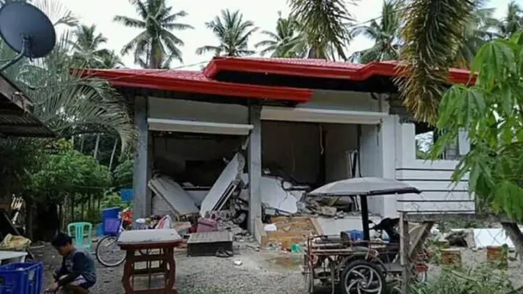 Sebuah Hotel di Filipina Ambruk Akibat Gempa Susulan