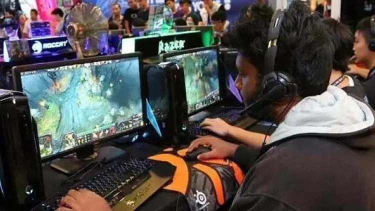 Hukum Bermain Game Dalam Komputer