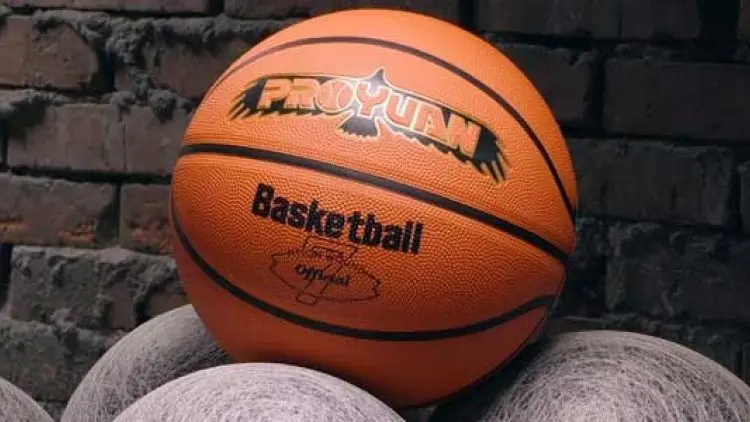 Melihat Bagaimana Bola Basket Karet Dibuat