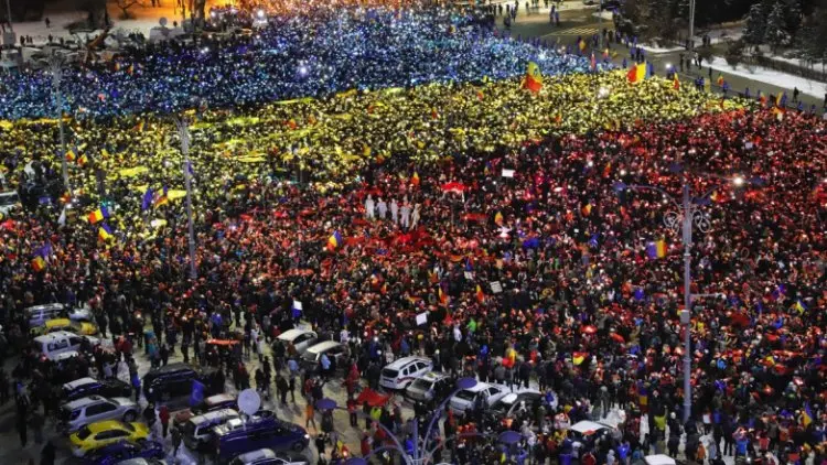 Ribuan Massa di Rumania Protes Maraknya Pembalakan Liar