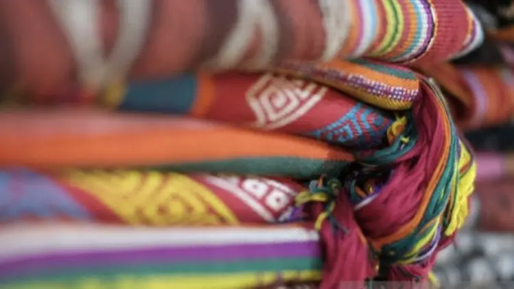 Kaum Milenial Diajak Kenali Songket Indonesia Sejak Dini