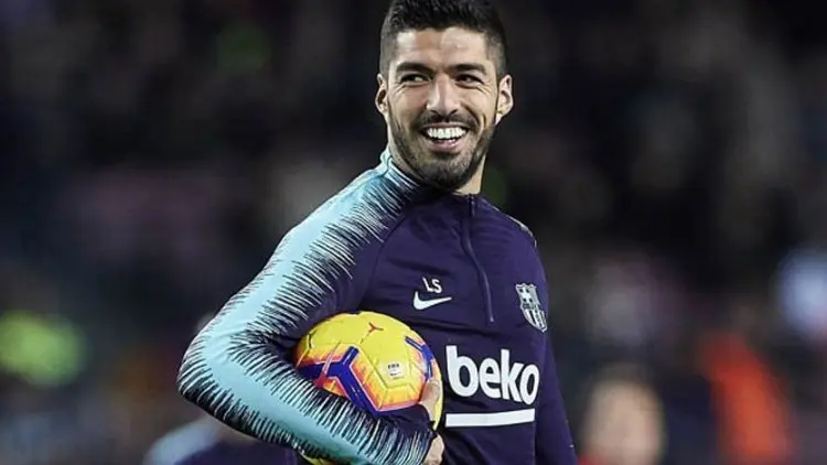 Urung ke Juve, Begini Nasib Suarez di Barca