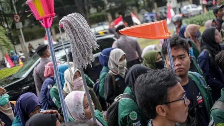 Sikap Kami: Rakyat yang Terabaikan