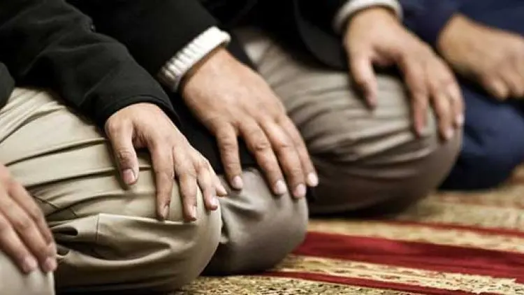 Tidak Setiap Orang yang Salat Penegak Salat