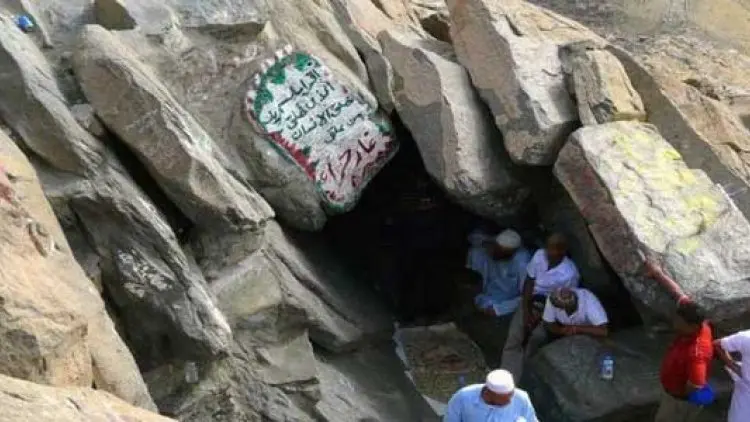 Tafakur Rasulullah di Gua Hira Tiap Ramadhan