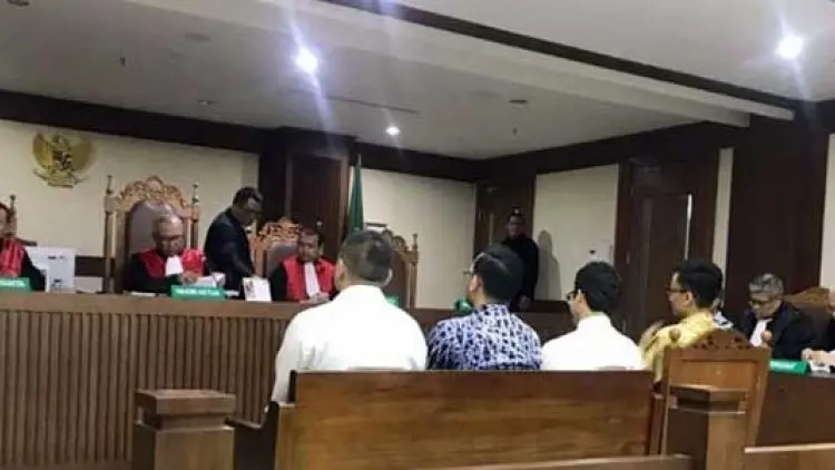 Pengacara Pukul Hakim Karena Kesal