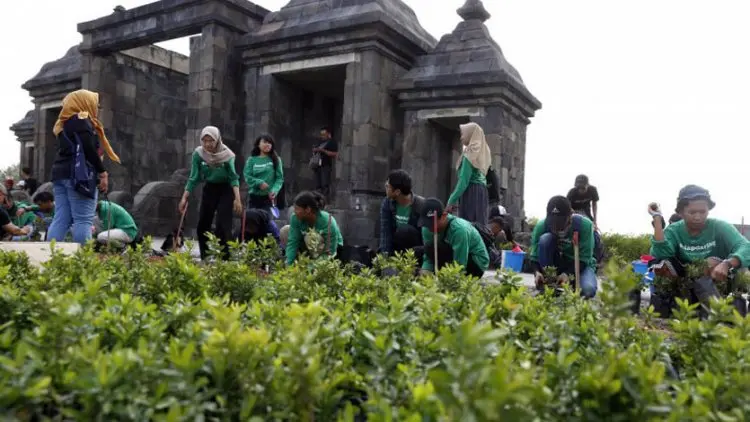 Cinta Lingkungan Sekaligus Menapaki Warisan Sejarah di Ratu Boko