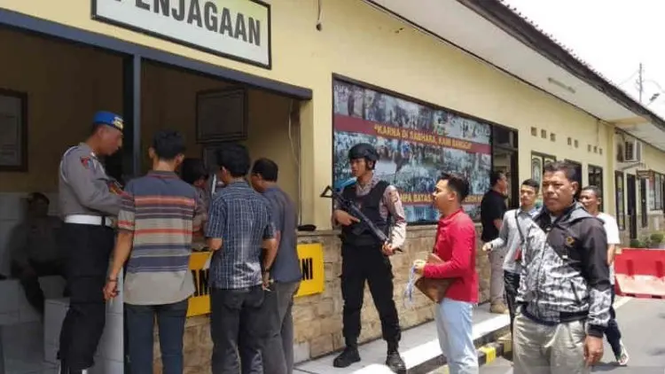 Pores Cirebon Perketat Penjagaan Setelah Bom di Polrestabes Medan
