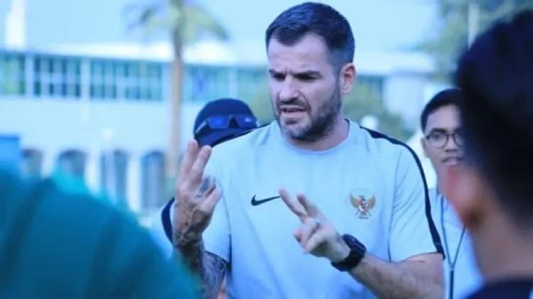 PSSI Bingung, Simon McMenemy Menghilang