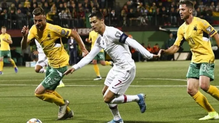 Hubungan Ronaldo dan Sarri Mulai Memanas?