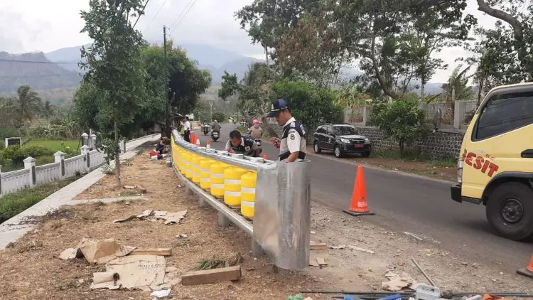 Dishub Jabar Tambah Lagi Roller Barrier di Sejumlah Titik
