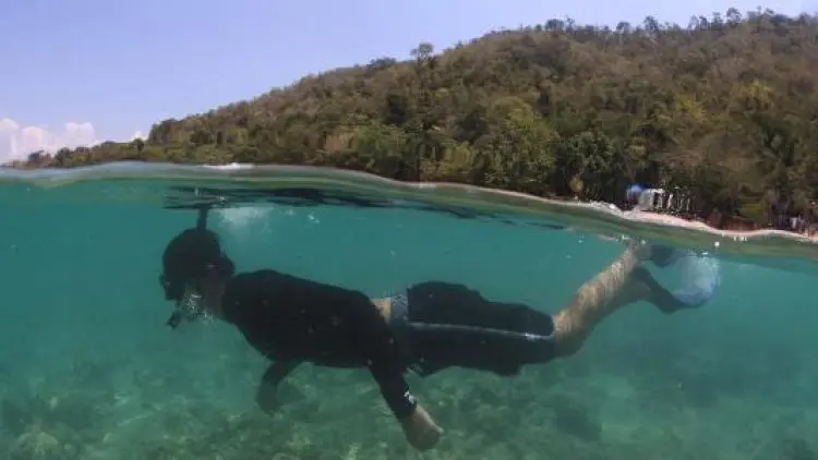 Menikmati Indahnya Alam Pulau Padamarang