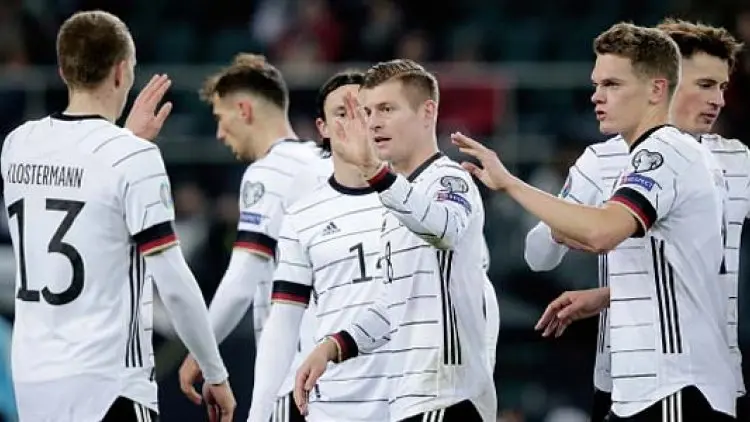 Jerman Hantam Belarusia, Belanda Imbang