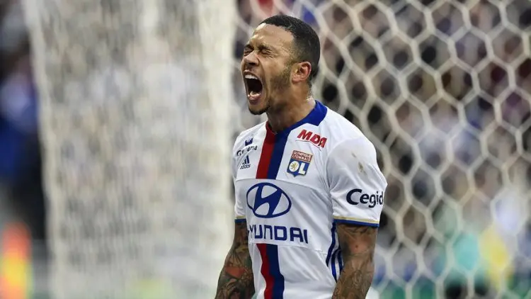 Depay Terlalu Dini Pindah ke MU