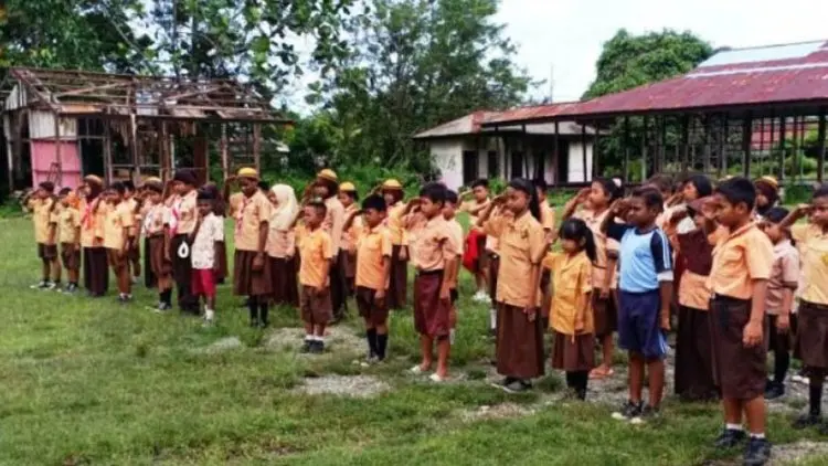 Anak-anak di Perbatasan Lebih Memilih Sekolah ke Malaysia