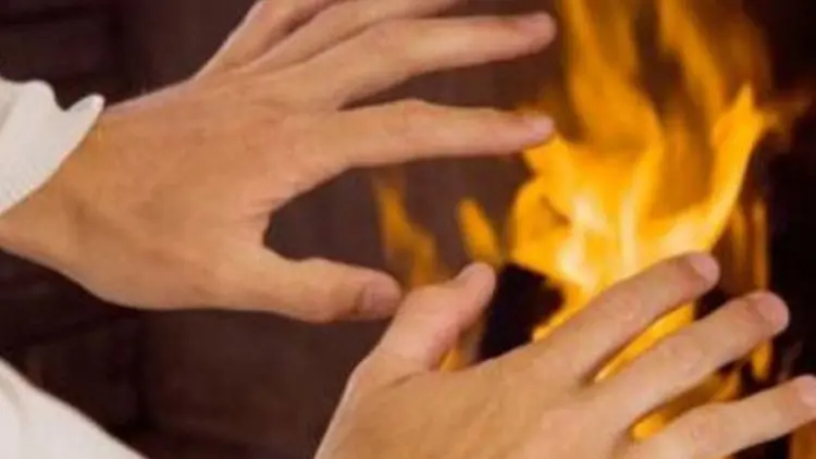Tak Tahan Istri Minta Cerai, Pria Ini Bakar Diri
