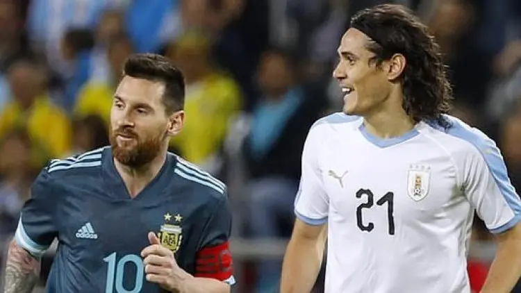 Ribut di Lapangan, Cavani Ajak Messi Berkelahi