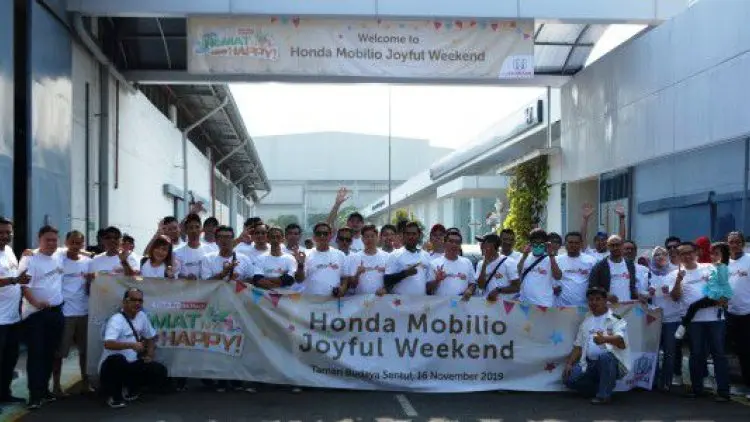 Lomba Irit Mobilio Cetak Rekor Baru 28 Km/Liter