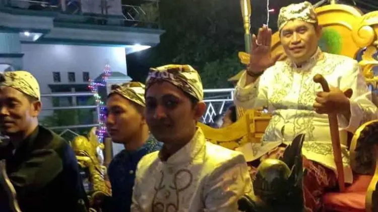 Pengangkatan Buyut Kayu Tandai Ritual Puncak Muludan Balong Kramat Pangeran Mancur Jaya