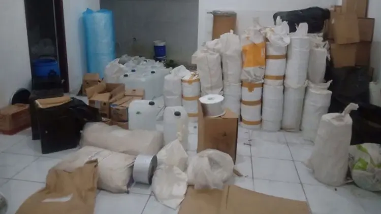 Polisi Bogor Sita Jutaan 'Pil Jin' dari Kontrakan di Kedung Waringin
