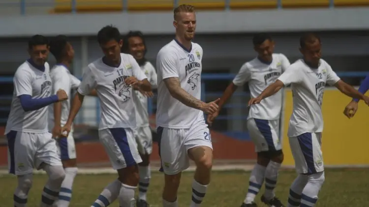Robert Alberts Akui Persib Dihuni Banyak Pemain Tua