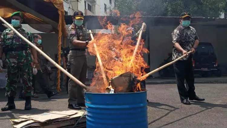 Kejari Cirebon Musnahkan Barang Bukti Narkotika