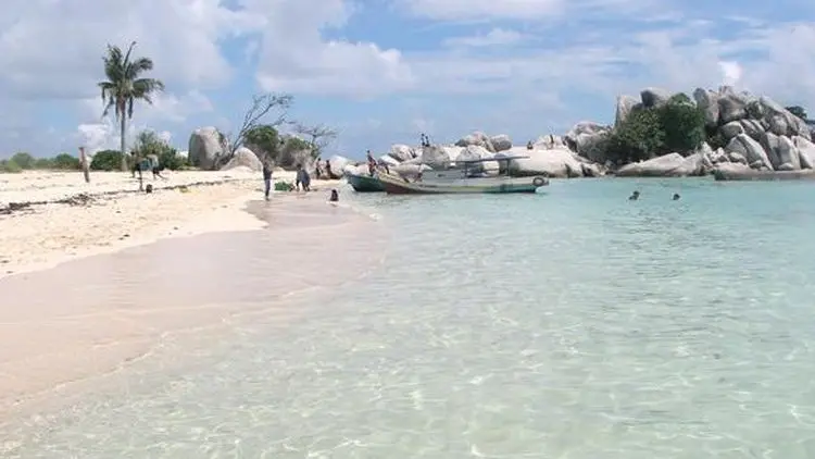 Perhatikan 5 Barang Ini Saat Wisata Island Hopping