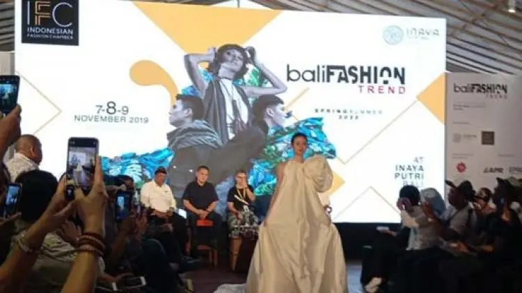 IFS Boyong Dua Desainer Muda ke Bali Fashion Trend