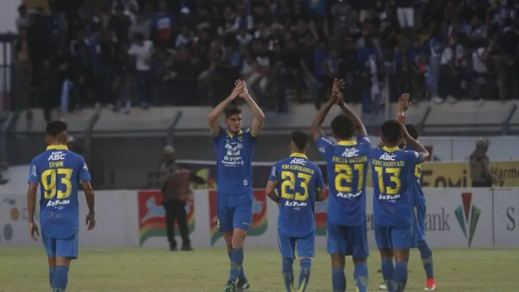 Robert Alberts Akui Lini Depan Persib Tumpul