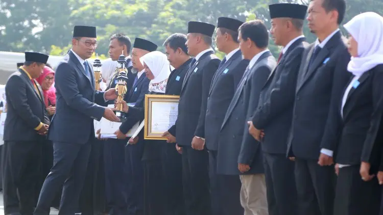 Hari Guru Nasional, Emil Setuju Situasi Belajar Menjadi Menyenangkan