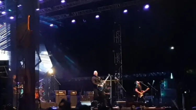 Vertical Horizon Buka Konser Assalamu'alaikum