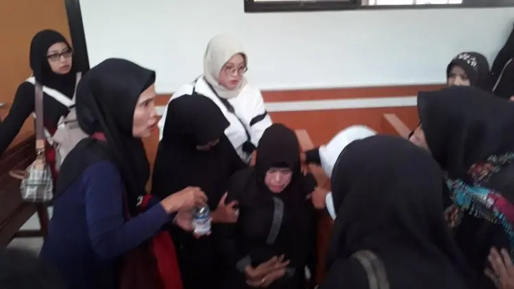 Sidang Putusan First Travel Ditunda, Seorang Ibu Pingsan