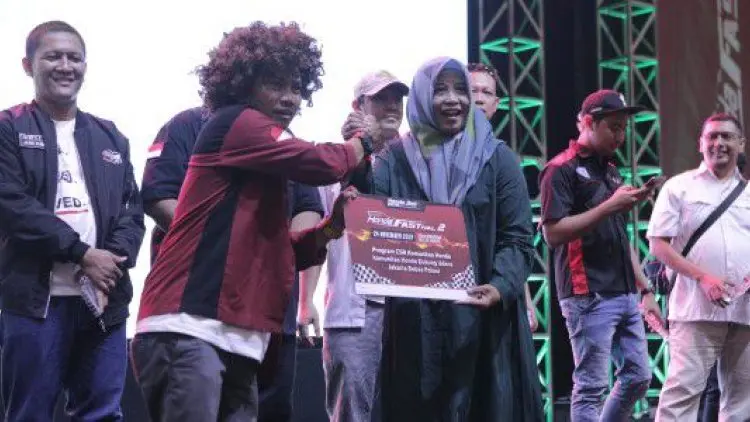 Komunitas Honda Donasi 2.500 Tanaman Lidah Mertua