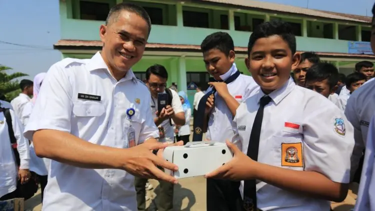 Lagi, Dispangtan Kota Bandung Bagikan Anak Ayam dan Bibit Tanaman ke Siswa
