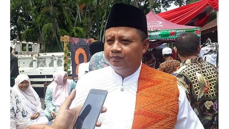 Uu Ruzhanul Kukuhkan Anggota DRD Jabar