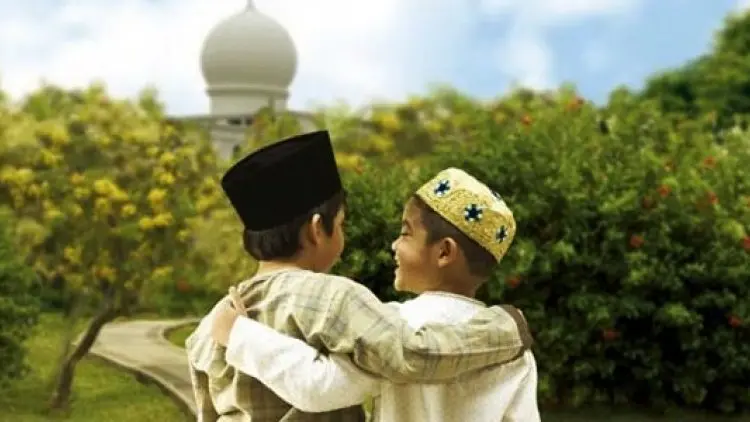 Indahnya Berteman yang Akhlak dan Ibadahnya Baik