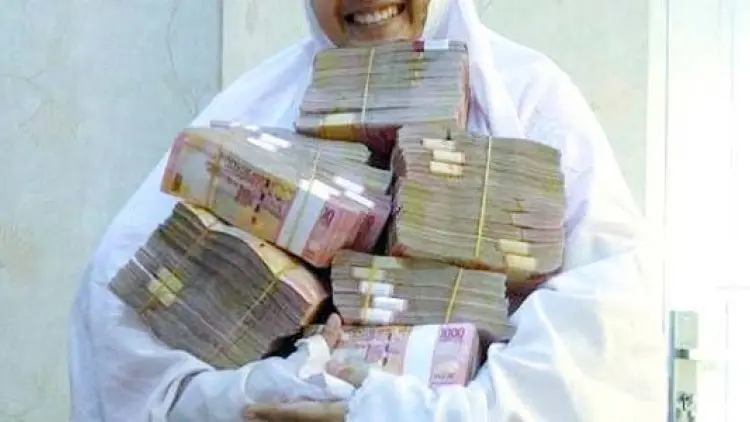 Wajibkah Para Istri Beri Tahu Kekayaannya?