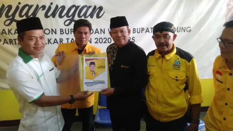 Pilkada Serentak 2020, Dadang Supriatna Kembalikan Formulir Pendaftaran