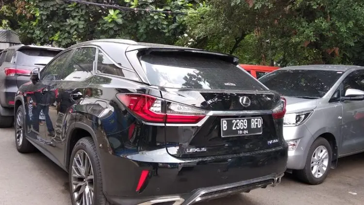Satu Mobil Mewah Milik Dirut Akumobil Kembali Disita