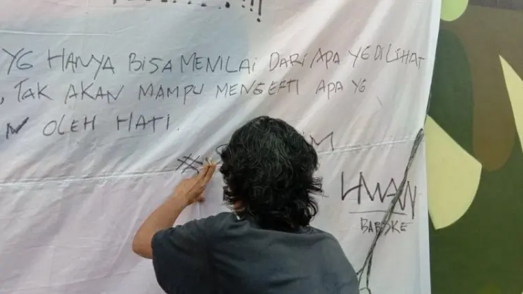 Seniman Terus Ekspresikan Tolak Komersialisasi TIM