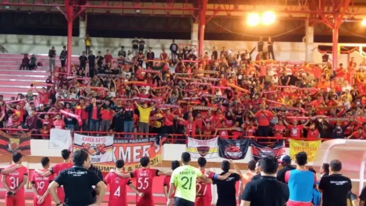 Misi Semen Padang Gagalkan pesta Juara Bali United
