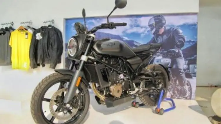 Husqvarna Luncurkan Street Bike Svarpilen 701