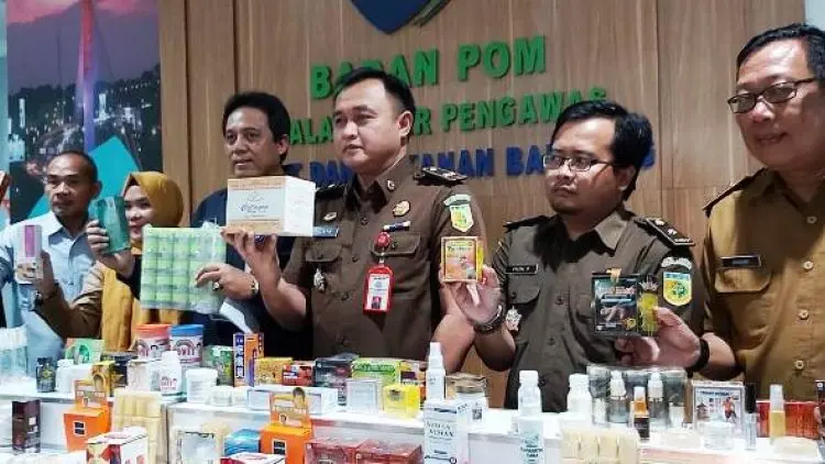 BPOM Bandung Musnahkan Ribuan Kosmetik dan Obat Tradisional Ilegal