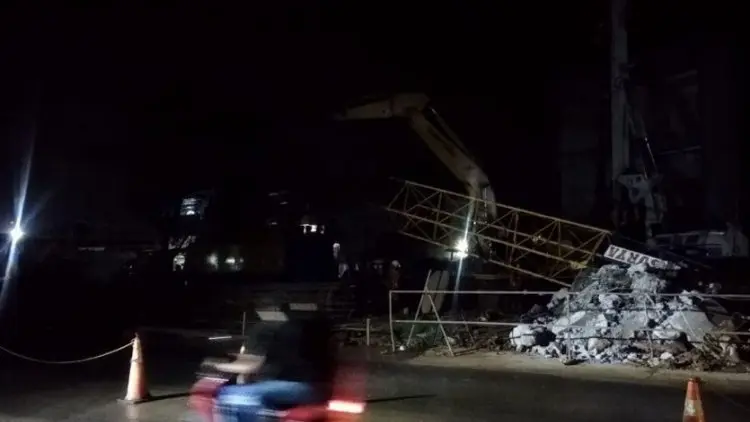 Duh...Crane Proyek Tol BORR Patah, Ini Akibatnya....