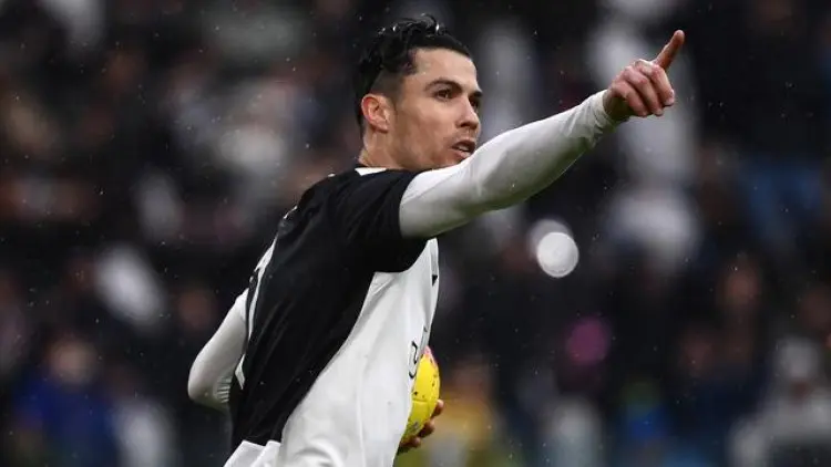 Ini Alasan Ronaldo Tak Hadir di Gala Ballon d'Or
