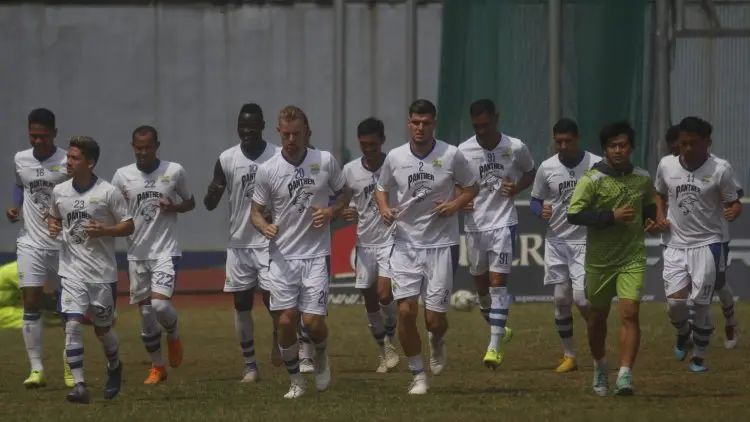 Persib Bakal Tinggalkan Bandung Lebih Lama