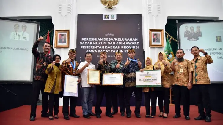 Bupati Bandung Diganjar Anubhawa Sasana Kelurahan