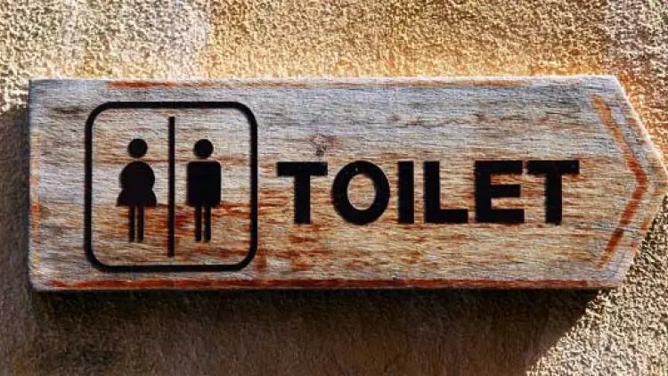 Hadis Daif tentang Adab di Toilet